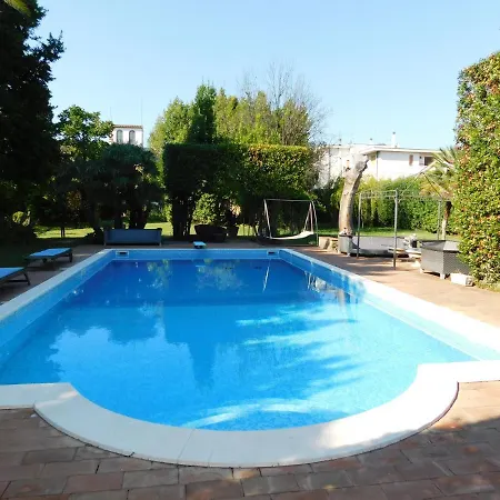 Depandance Con Piscina Salata - Tulipano *