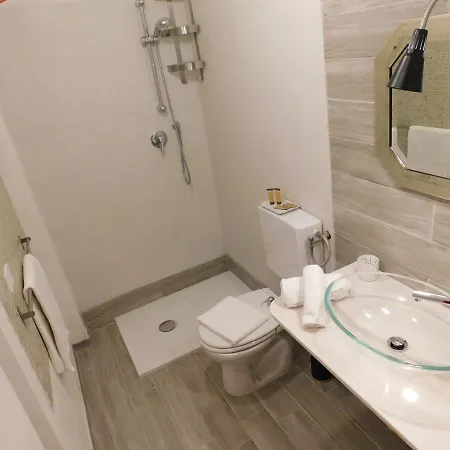 Depandance Con Piscina Salata - Tulipano * Cascina
